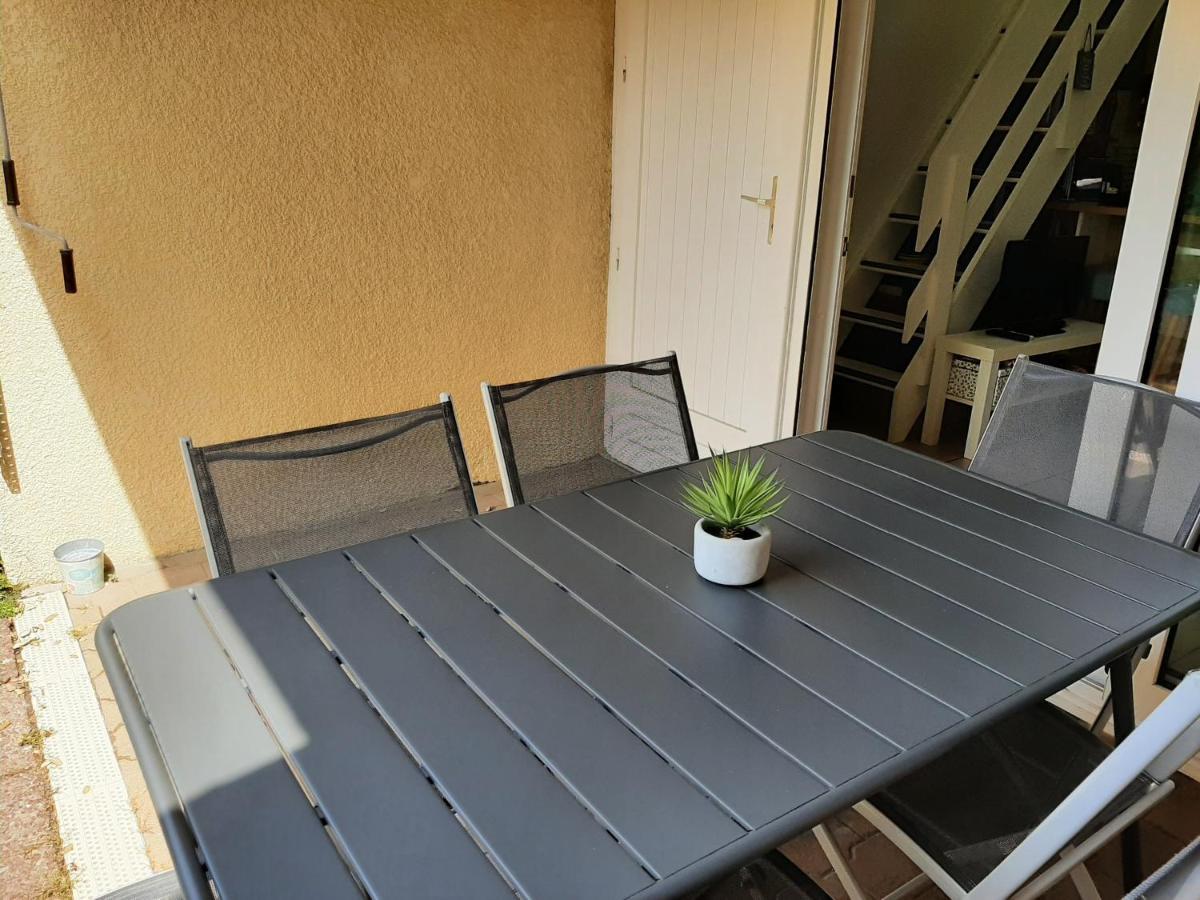 Charmante Villa Patio Avec Terrasse : Proche Plages Et Centre, Ideale Pour 4 Personnes - Fr-1-239-789 Capbreton Zewnętrze zdjęcie